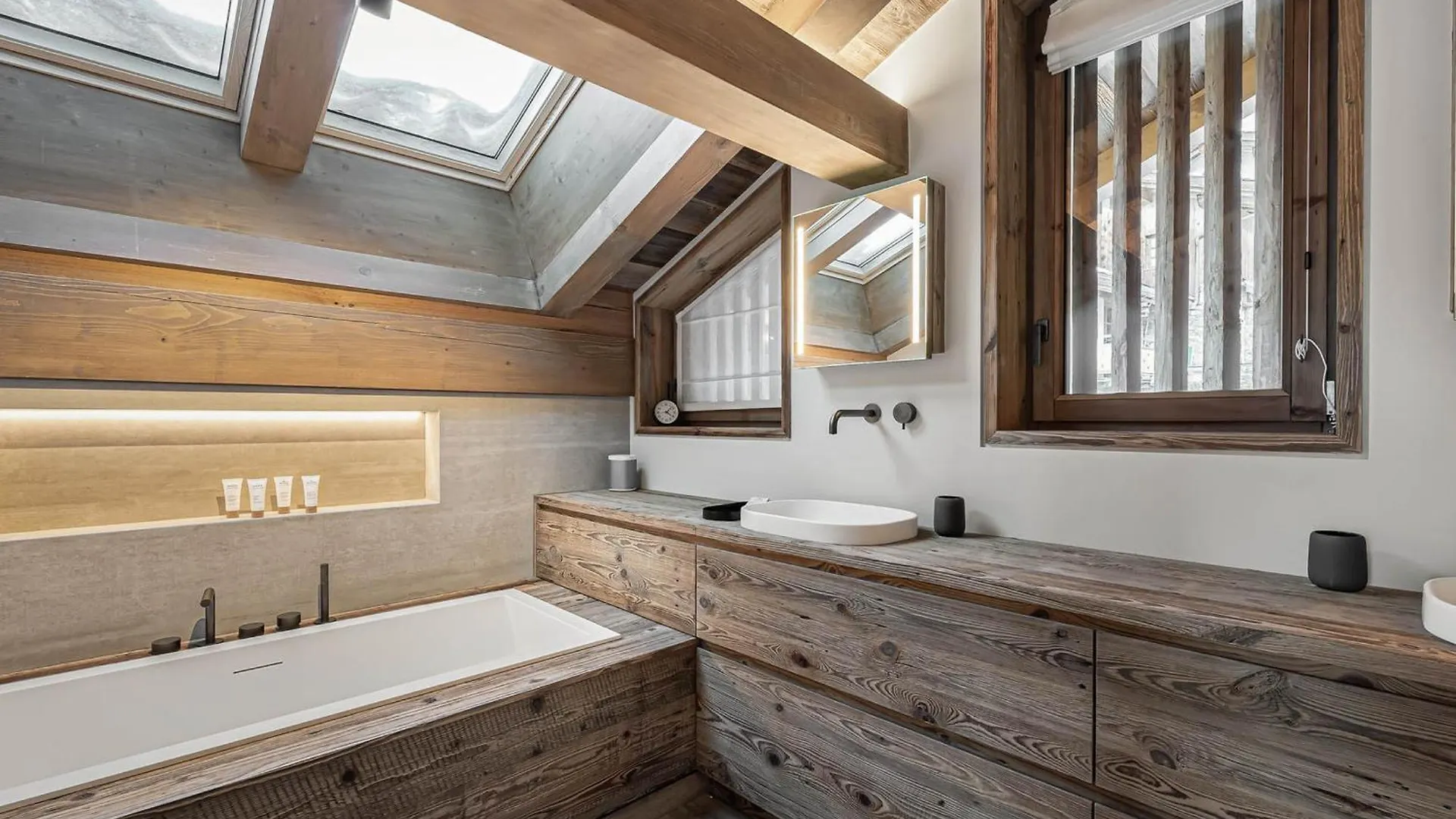 Chalet Skis Aux Pieds, Bain Nordique, Chef & Services Inclus, 4 Chambres En Suite, Hammam Et Home Cinema - Fr-1-570-3 Saint-Martin-de-Belleville